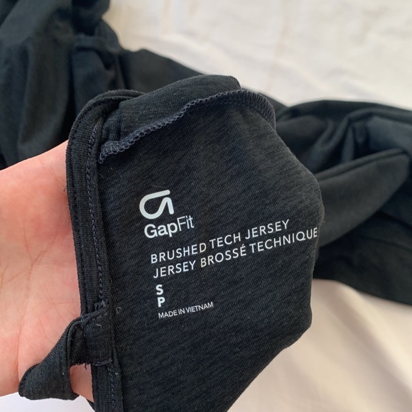 GapFit heather black brushed tech jersey, size small, crisscross back - Picture 7 of 8